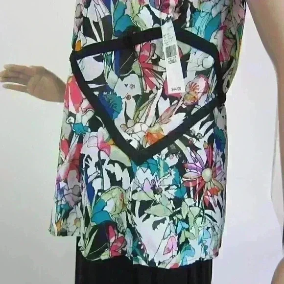 Sleeveless Top Medium Blouse Black Lace Neck & Multicolor Floral Print Flowy NEW - Picture 12 of 16